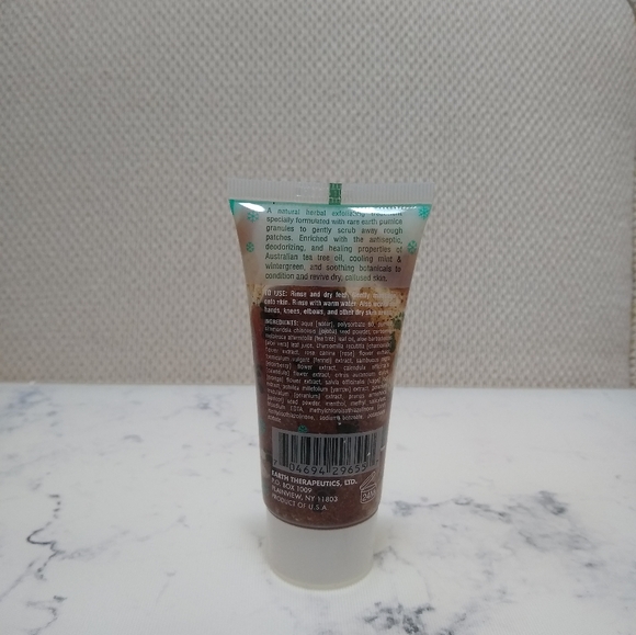 Earth Therapeutics Tea Tree Oil Cooling Foot Scrub Wintergreen 1.7oz New - Picture 2 of 3